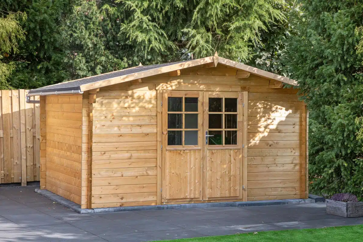 Blokhut – Tuinhuis Dyre | 40 mm | vuren honinggeel geïmpregneerd