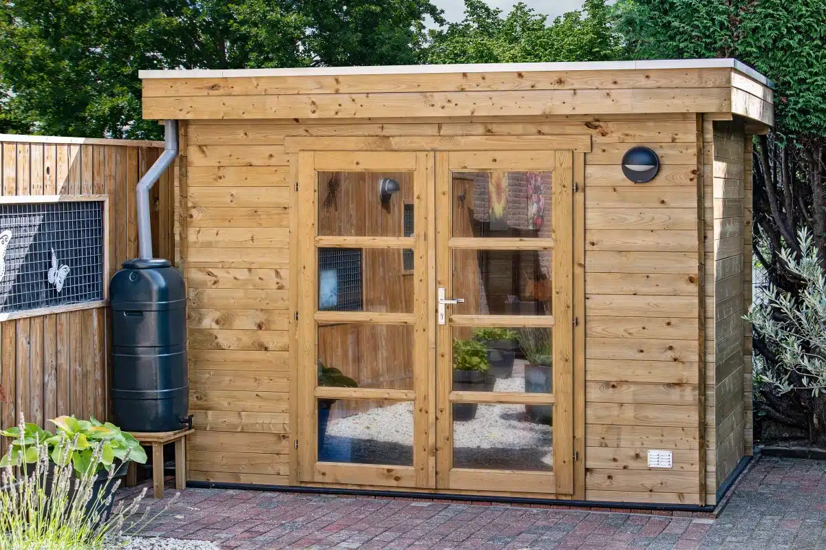 Blokhut – Tuinhuis Minimodern | 28 mm | vuren bruin geïmpregneerd